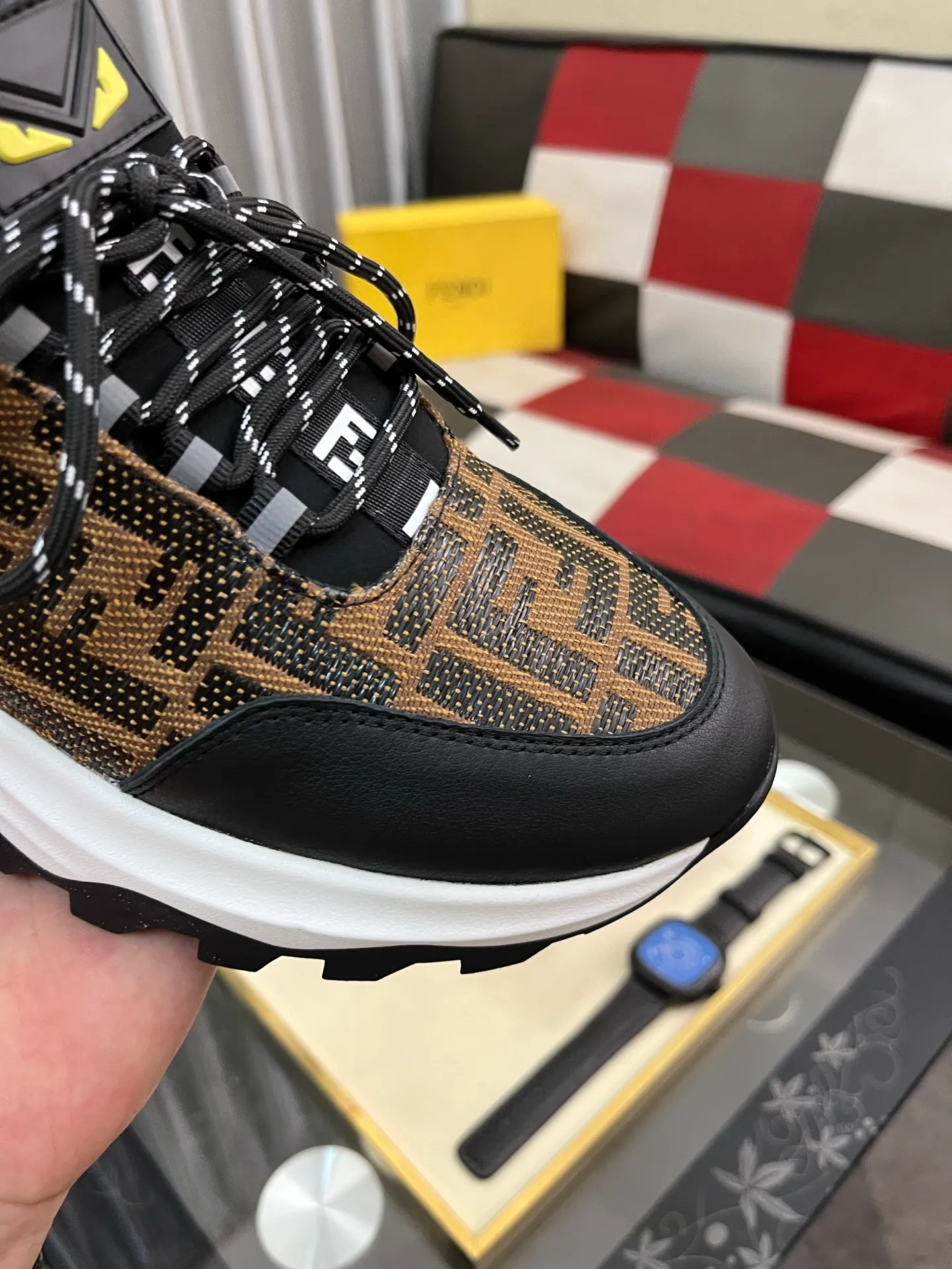 Men's Men's Shoes💰458⌚️⌚️[FENDI] Fendi's classic and comfortable men's, this complex sneaker is made of soft calfskin➕genuine leather lining➕original ultra-light rubber material with rough outsole. This unique light style is suitable for the casual and refined sensibility of this season. It is comfortable and natural on the feet. It is an everyday style for casual travel in autumn and winter! 38−443️⃣colors available